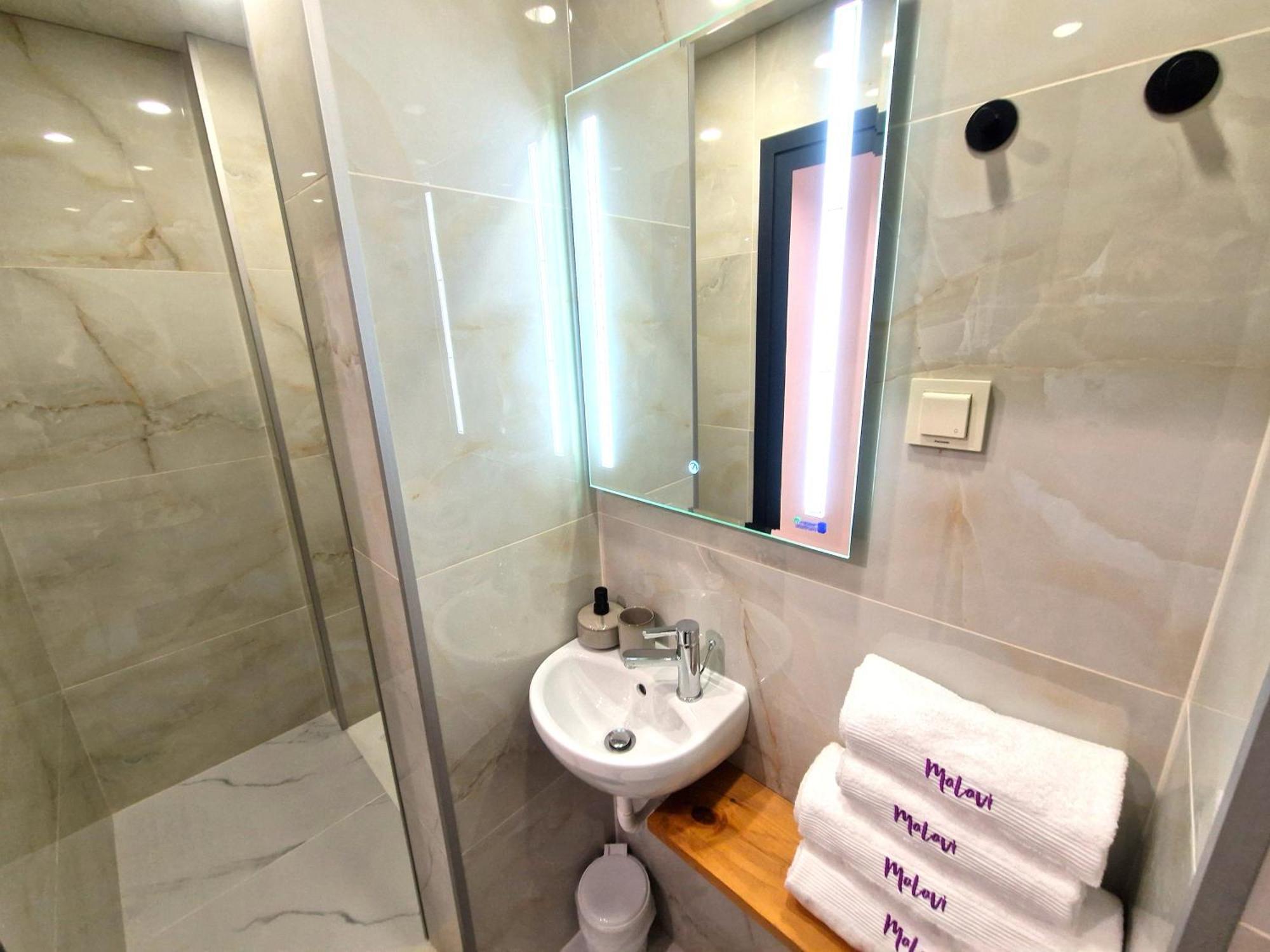 Malavi Dv34 Center Ρούσε